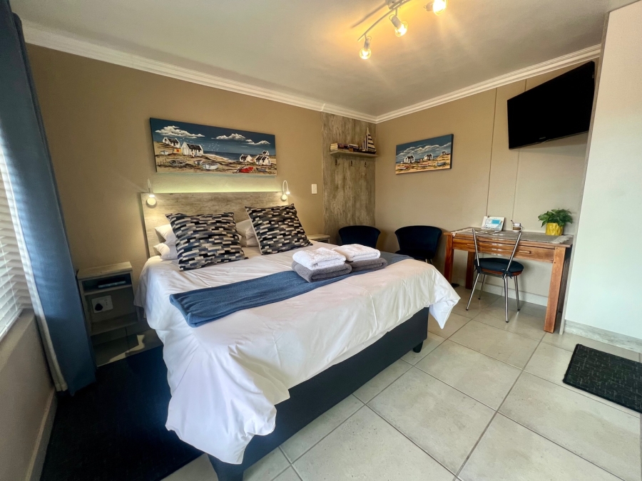 4 Bedroom Property for Sale in Herolds Bay Western Cape
